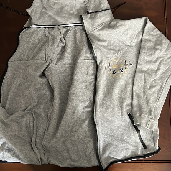 Grey Tracksuit Size L - Picture 9 of 16